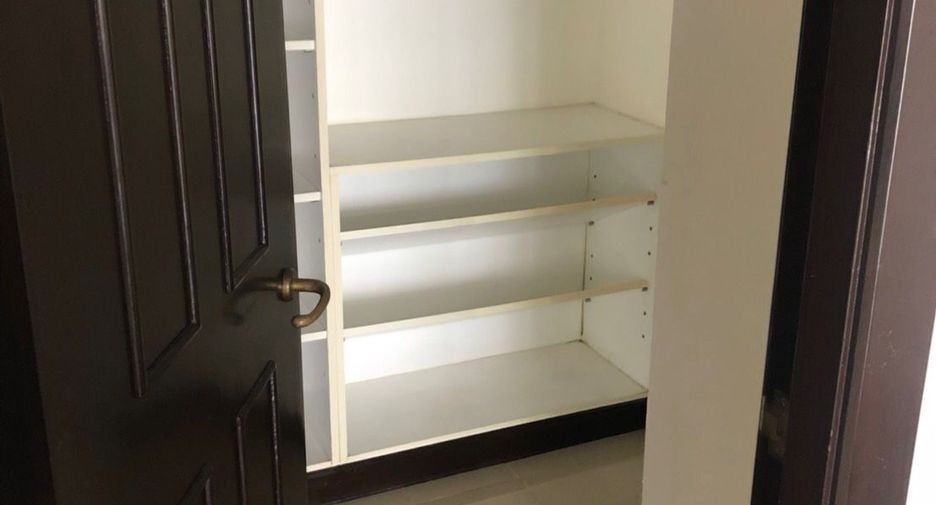 For sale 3 bedrooms condo in Pathum Wan, Bangkok