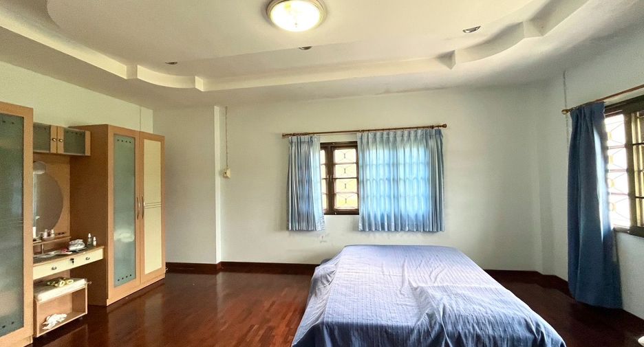 For sale 5 bedrooms house in Thai Mueang, Phang Nga