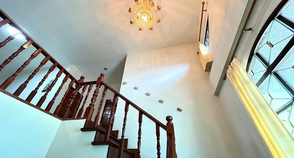 For sale 5 bedrooms house in Thai Mueang, Phang Nga