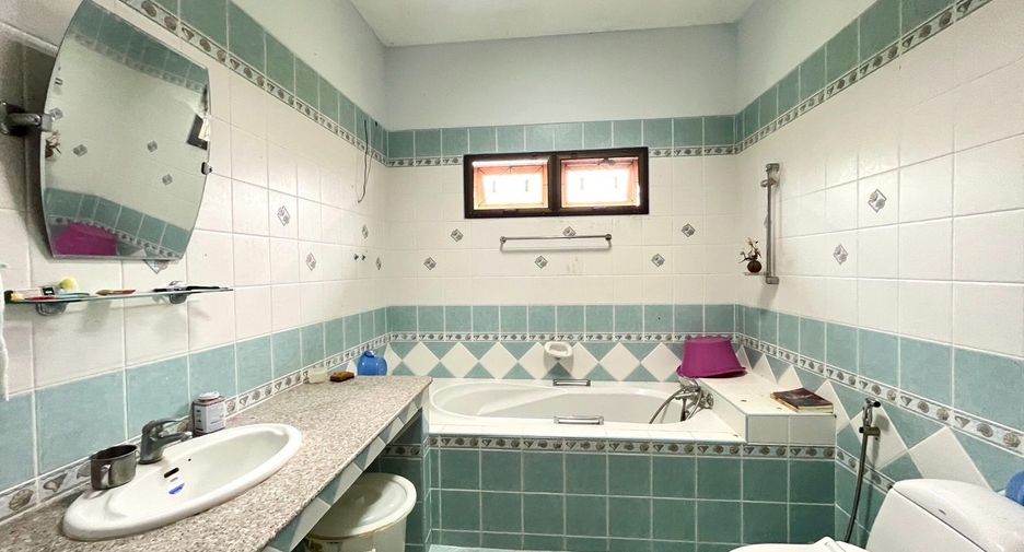 For sale 5 bedrooms house in Thai Mueang, Phang Nga