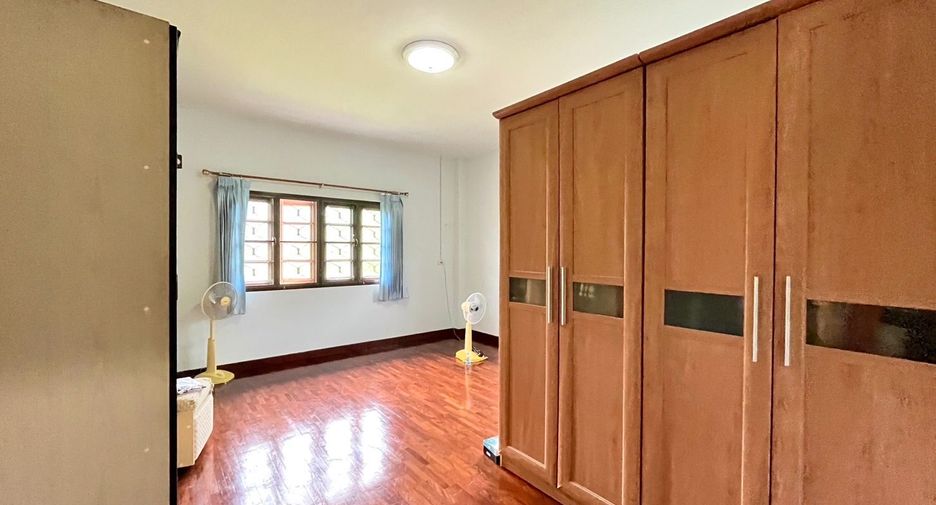For sale 5 bedrooms house in Thai Mueang, Phang Nga