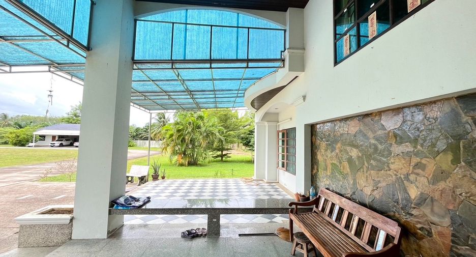 For sale 5 bedrooms house in Thai Mueang, Phang Nga