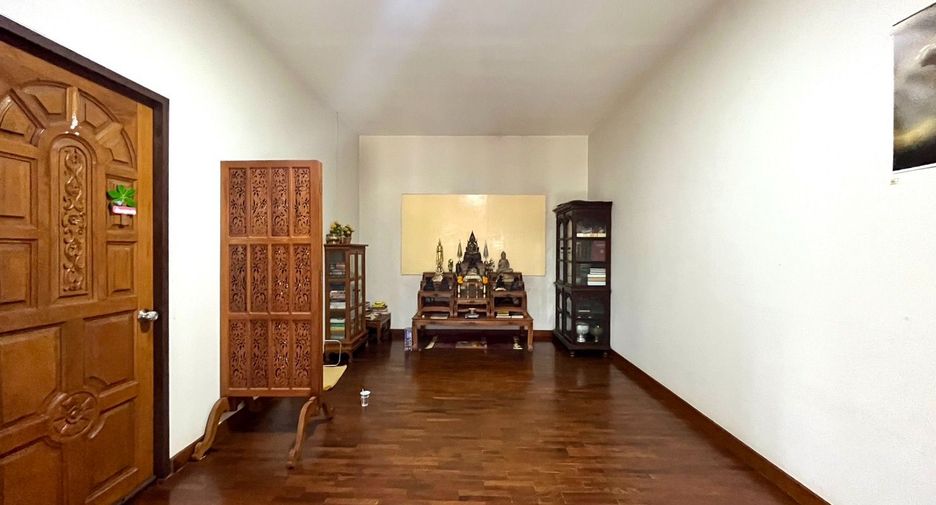 For sale 5 bedrooms house in Thai Mueang, Phang Nga