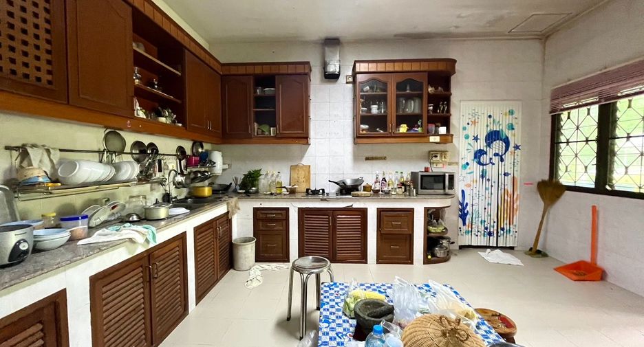 For sale 5 bedrooms house in Thai Mueang, Phang Nga