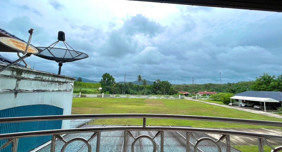 For sale 5 bedrooms house in Thai Mueang, Phang Nga