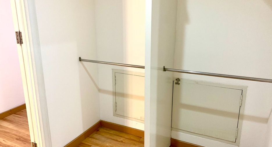 For rent 3 bed condo in Watthana, Bangkok