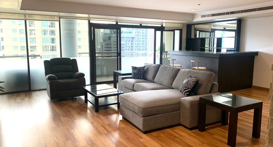 For rent 3 bed condo in Watthana, Bangkok
