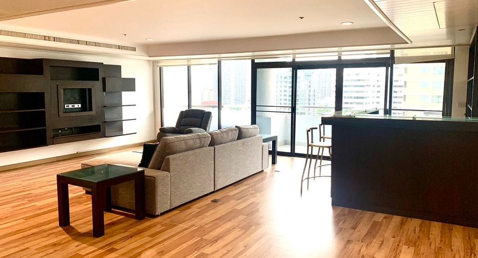 For rent 3 bed condo in Watthana, Bangkok