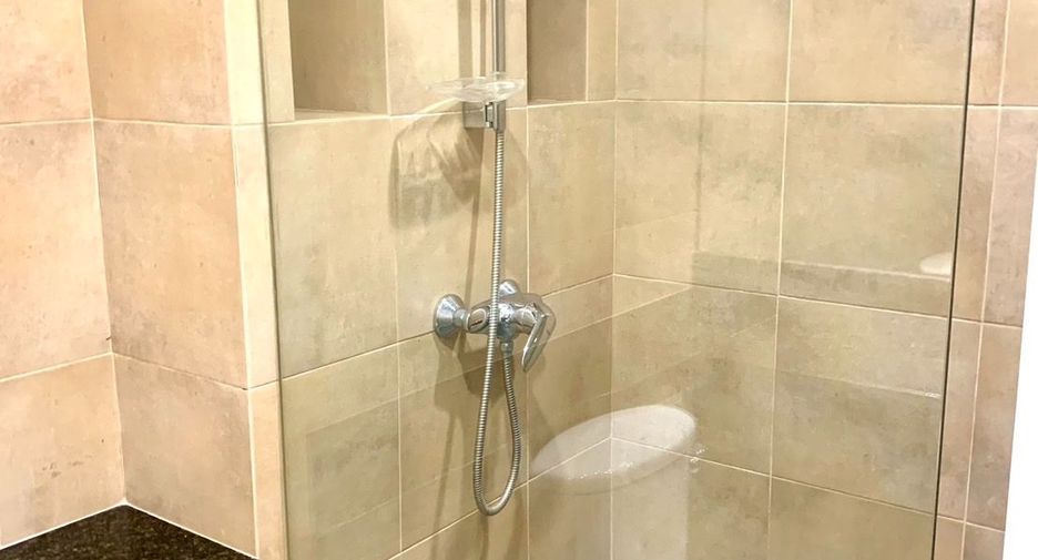 For rent 3 bed condo in Watthana, Bangkok