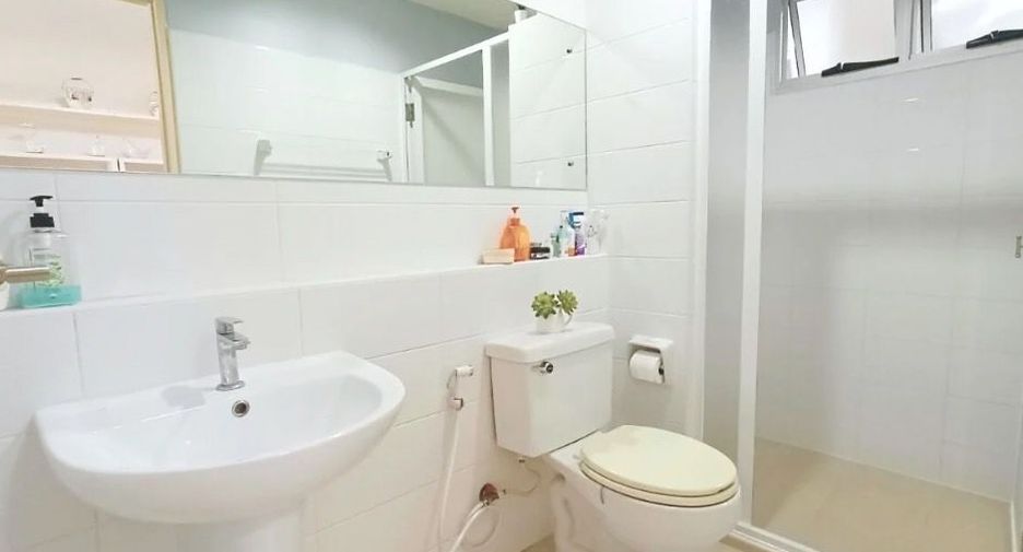 Casa adosada en venta de 3 habitaciones en Bang Khun Thian, Bangkok