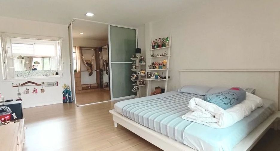 Casa adosada en venta de 3 habitaciones en Bang Khun Thian, Bangkok