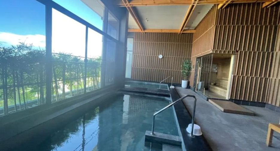 For sale 1 bed condo in Si Racha, Chonburi