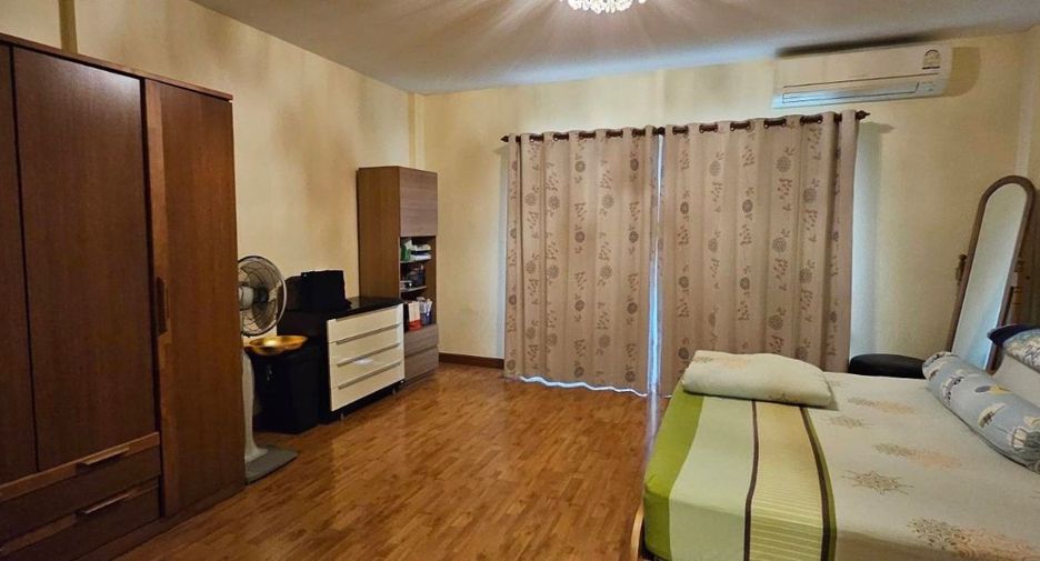 For sale 3 Beds townhouse in Lam Luk Ka, Pathum Thani