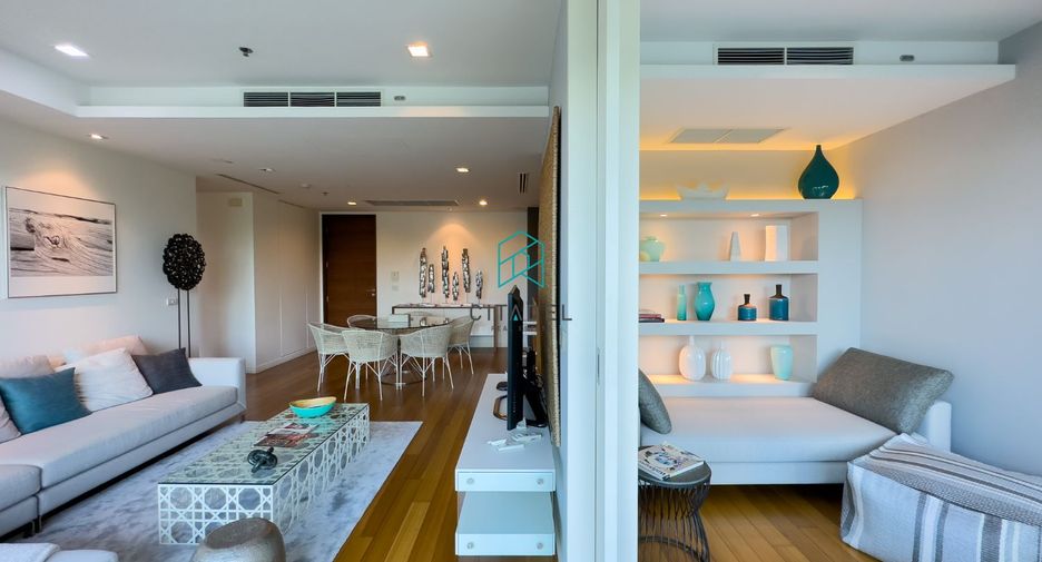 For rent 2 bedrooms condo in Sathon, Bangkok