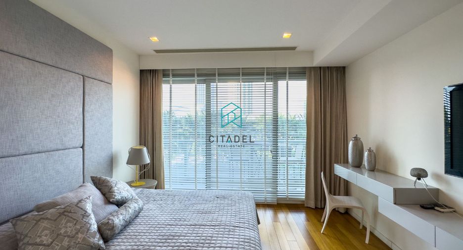 For rent 2 bedrooms condo in Sathon, Bangkok