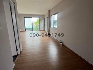 出租 44 卧室 独立屋 在 Mueang Pathum Thani, Pathum Thani