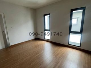 出租 44 卧室 独立屋 在 Mueang Pathum Thani, Pathum Thani