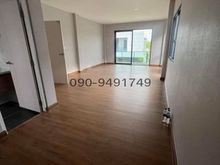 出租 44 卧室 独立屋 在 Mueang Pathum Thani, Pathum Thani