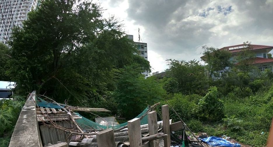 Продажа Участок в Банг Капи, Бангкок