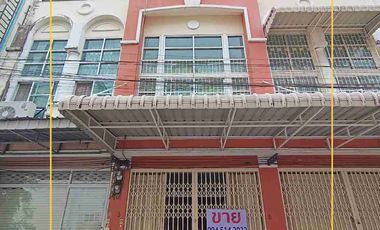 Local comercial en venta de 4 habitaciones en Bang Khun Thian, Bangkok