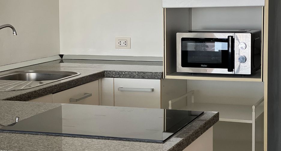 For rent 2 bedrooms house in Khlong Toei, Bangkok