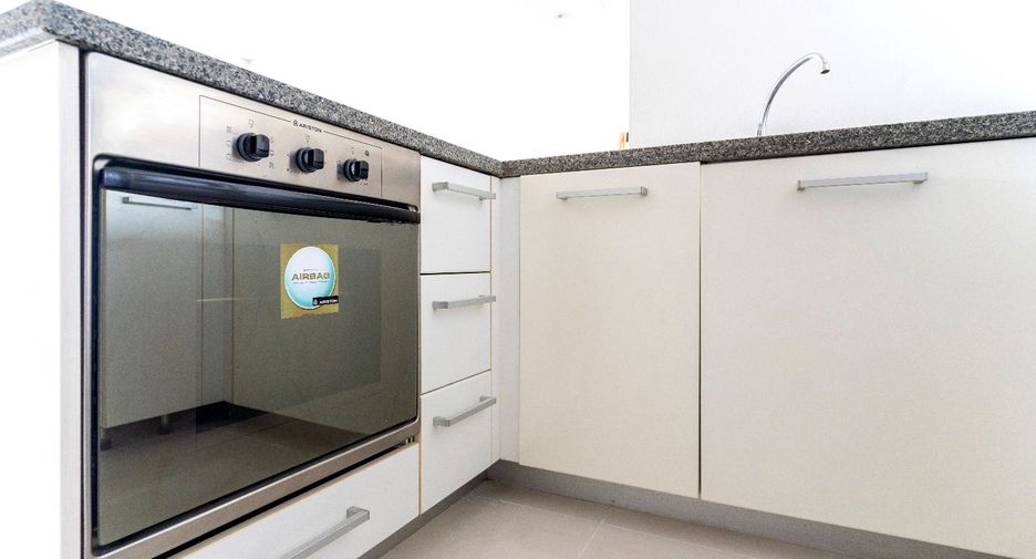For rent 2 bedrooms house in Khlong Toei, Bangkok
