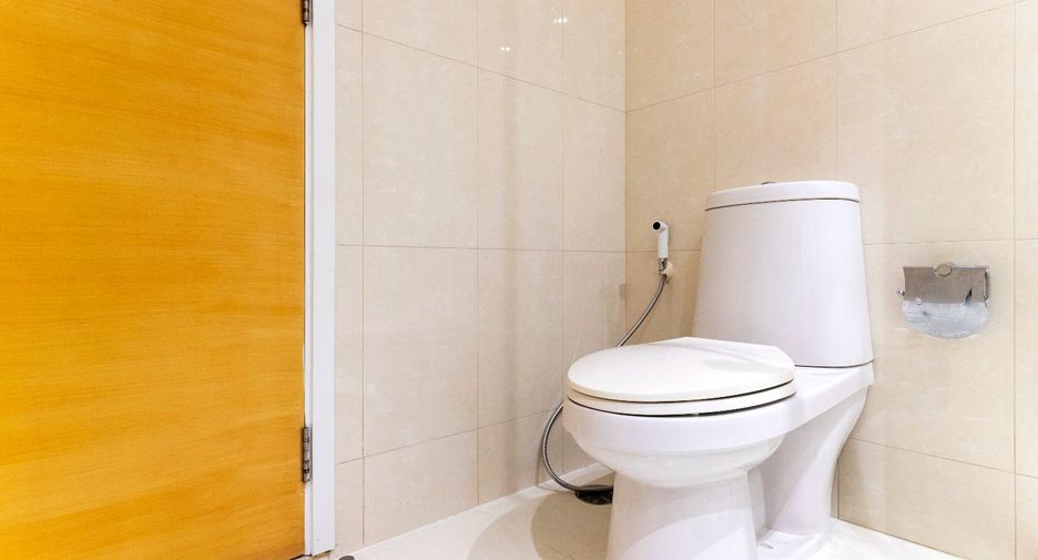 For rent 2 bedrooms house in Khlong Toei, Bangkok
