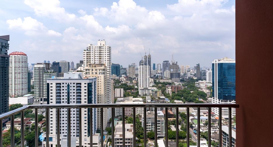 For rent 2 bedrooms house in Khlong Toei, Bangkok