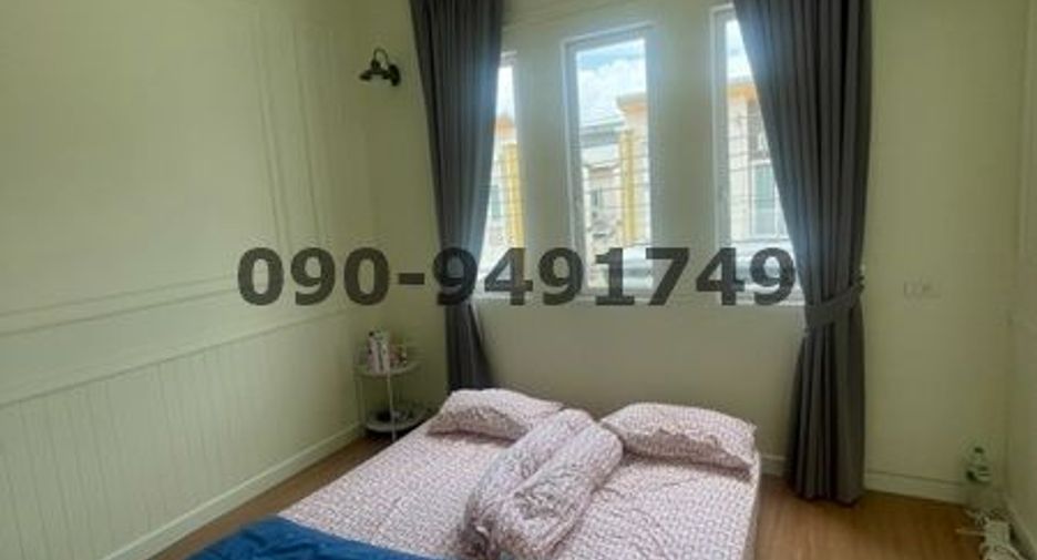 For rent 3 bedrooms townhouse in Lat Krabang, Bangkok