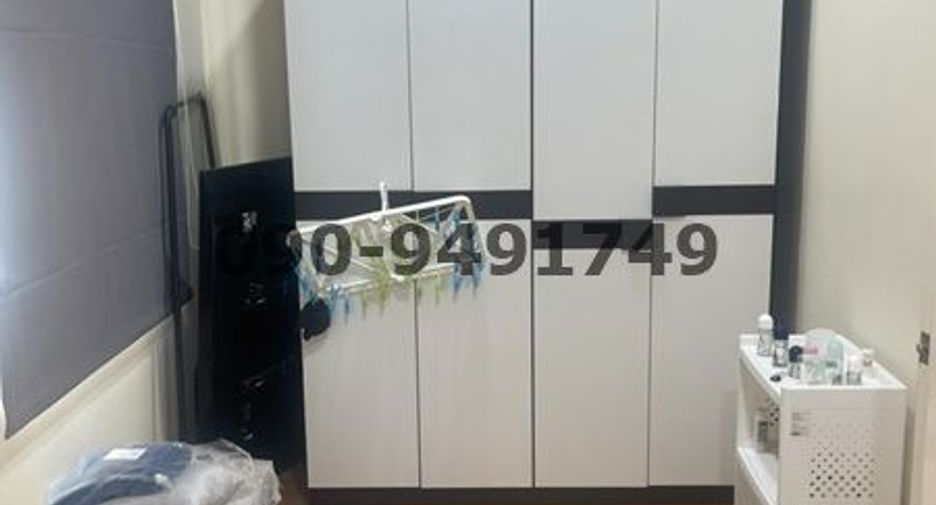 For rent 3 bedrooms townhouse in Lat Krabang, Bangkok