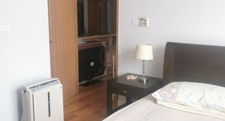 For sale 1 bed condo in Khlong Toei, Bangkok
