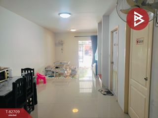 For sale 4 bed townhouse in Bang Pakong, Chachoengsao