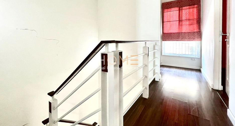 For sale studio townhouse in Mueang Pathum Thani, Pathum Thani