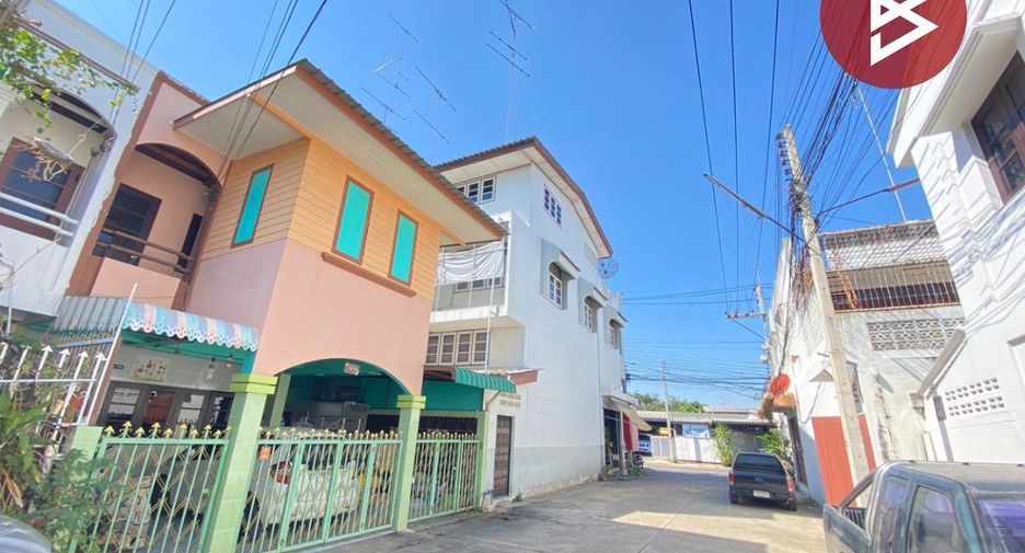 For sale 4 bed townhouse in Ban Pong, Ratchaburi