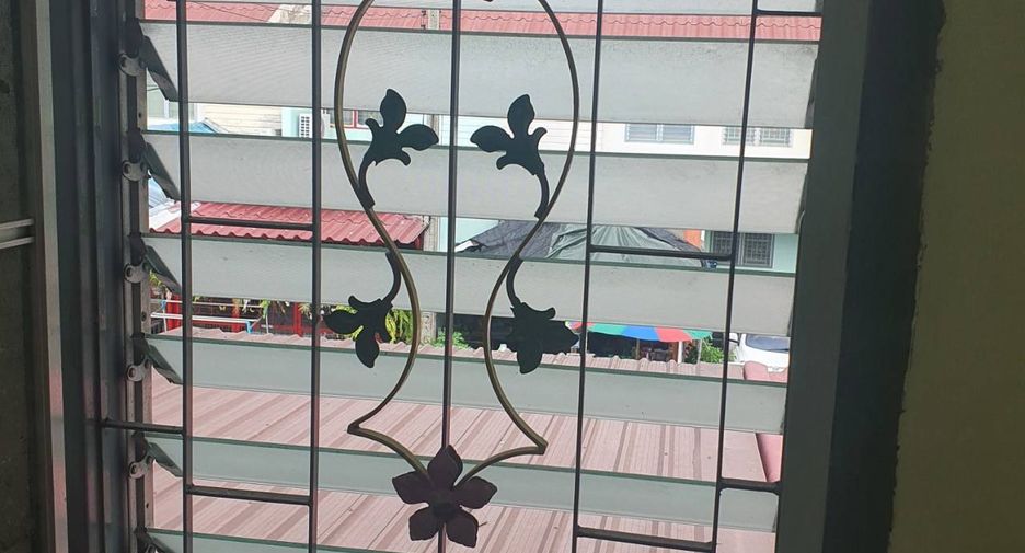 For sale 2 bedrooms townhouse in Thanyaburi, Pathum Thani