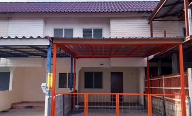À vendre 2 chambres maison de ville à Thanyaburi, Pathum Thani