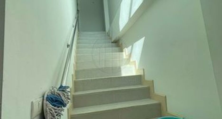 For sale 5 bedrooms house in Suan Luang, Bangkok