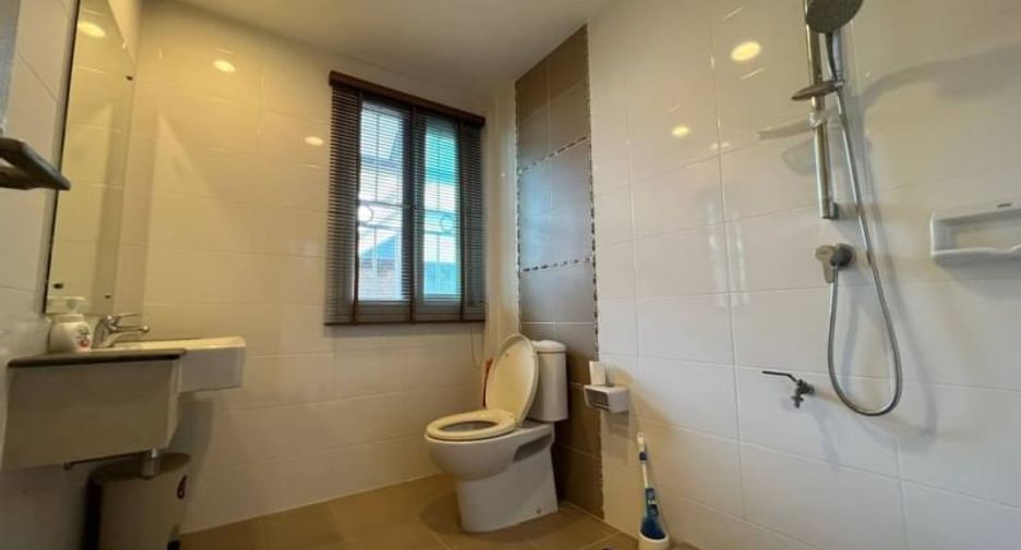 Casa en venta de 3 habitaciones en Si Racha, Chonburi
