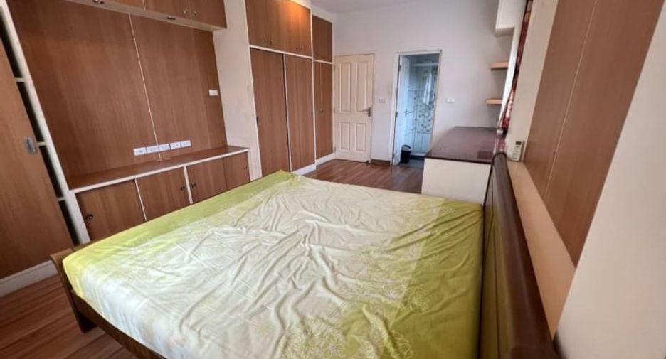 Casa en venta de 3 habitaciones en Si Racha, Chonburi