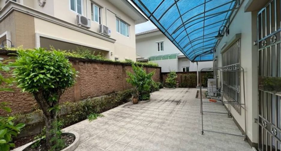 Casa en venta de 3 habitaciones en Si Racha, Chonburi