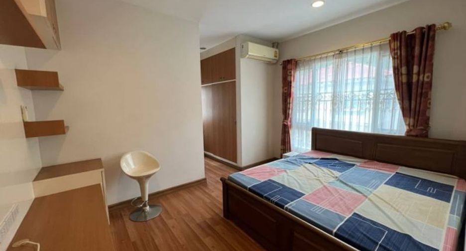 Casa en venta de 3 habitaciones en Si Racha, Chonburi