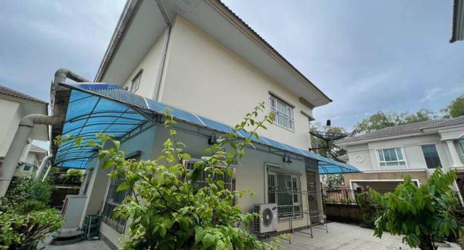 Casa en venta de 3 habitaciones en Si Racha, Chonburi