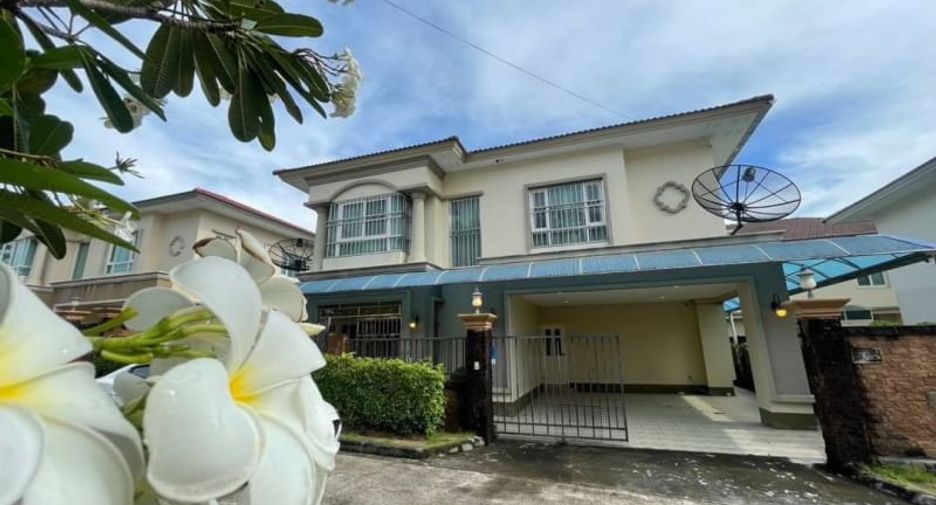 Casa en venta de 3 habitaciones en Si Racha, Chonburi