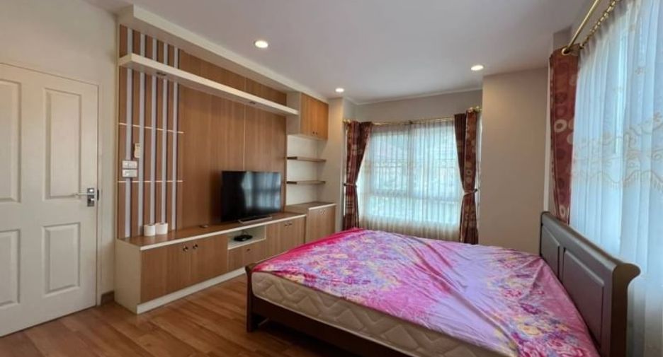 Casa en venta de 3 habitaciones en Si Racha, Chonburi