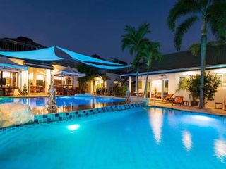 For sale 7 bed hotel in Bang Lamung, Chonburi