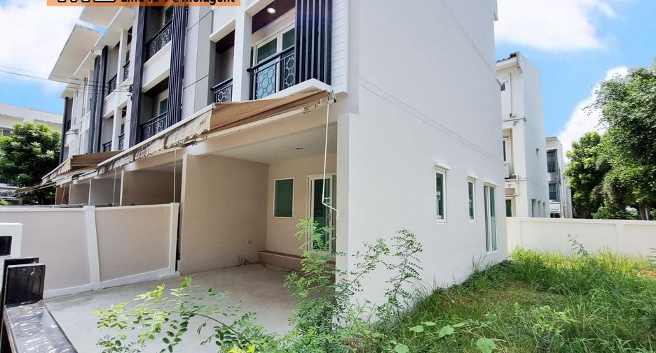 À vendre 3 chambres maison de ville à Suan Luang, Bangkok