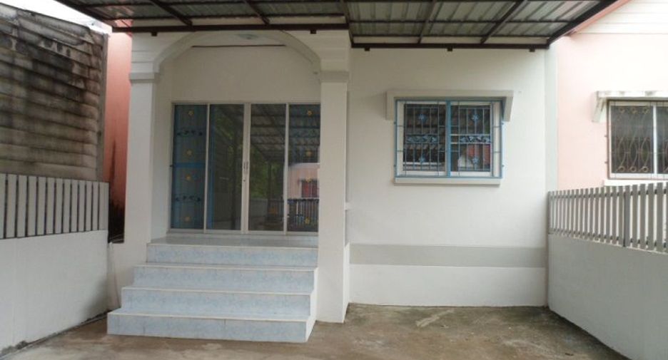 For sale 2 bed townhouse in Ongkharak, Nakhon Nayok