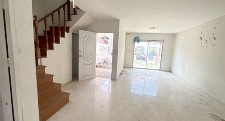 Reihenhaus zum Kauf mit 4 Zimmer in Bang Phli, Samut Prakan