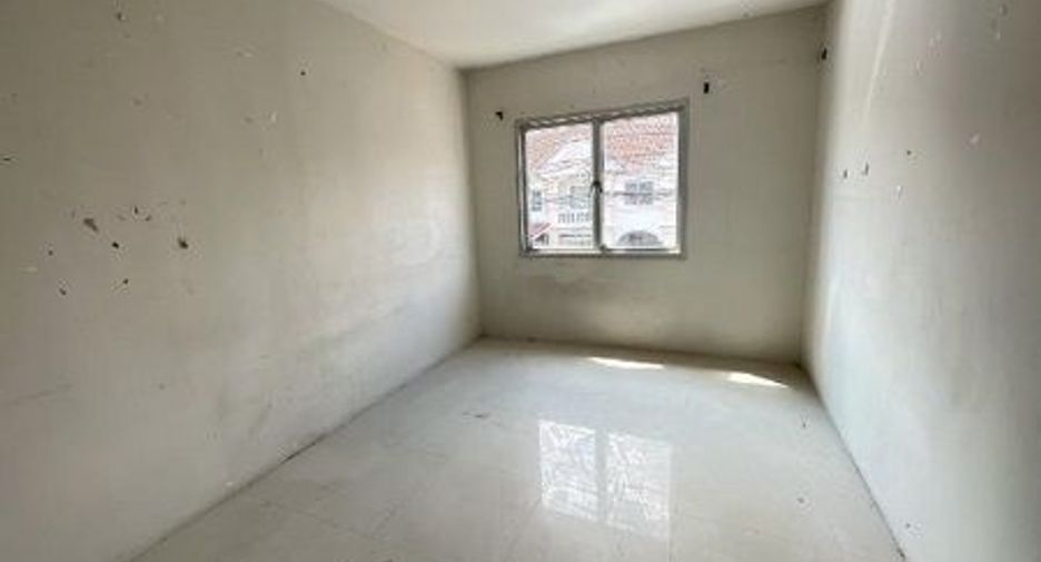 Reihenhaus zum Kauf mit 4 Zimmer in Bang Phli, Samut Prakan