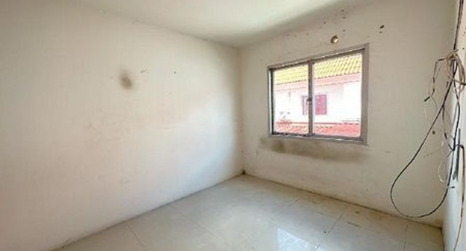 Reihenhaus zum Kauf mit 4 Zimmer in Bang Phli, Samut Prakan